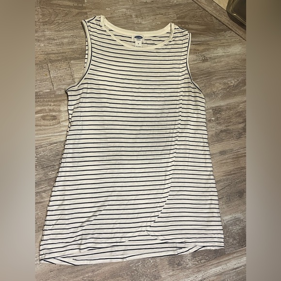 Old Navy Nursing Tank! Size: Med. (Not a stain, just a shadow from the layers) - Picture 2 of 3
